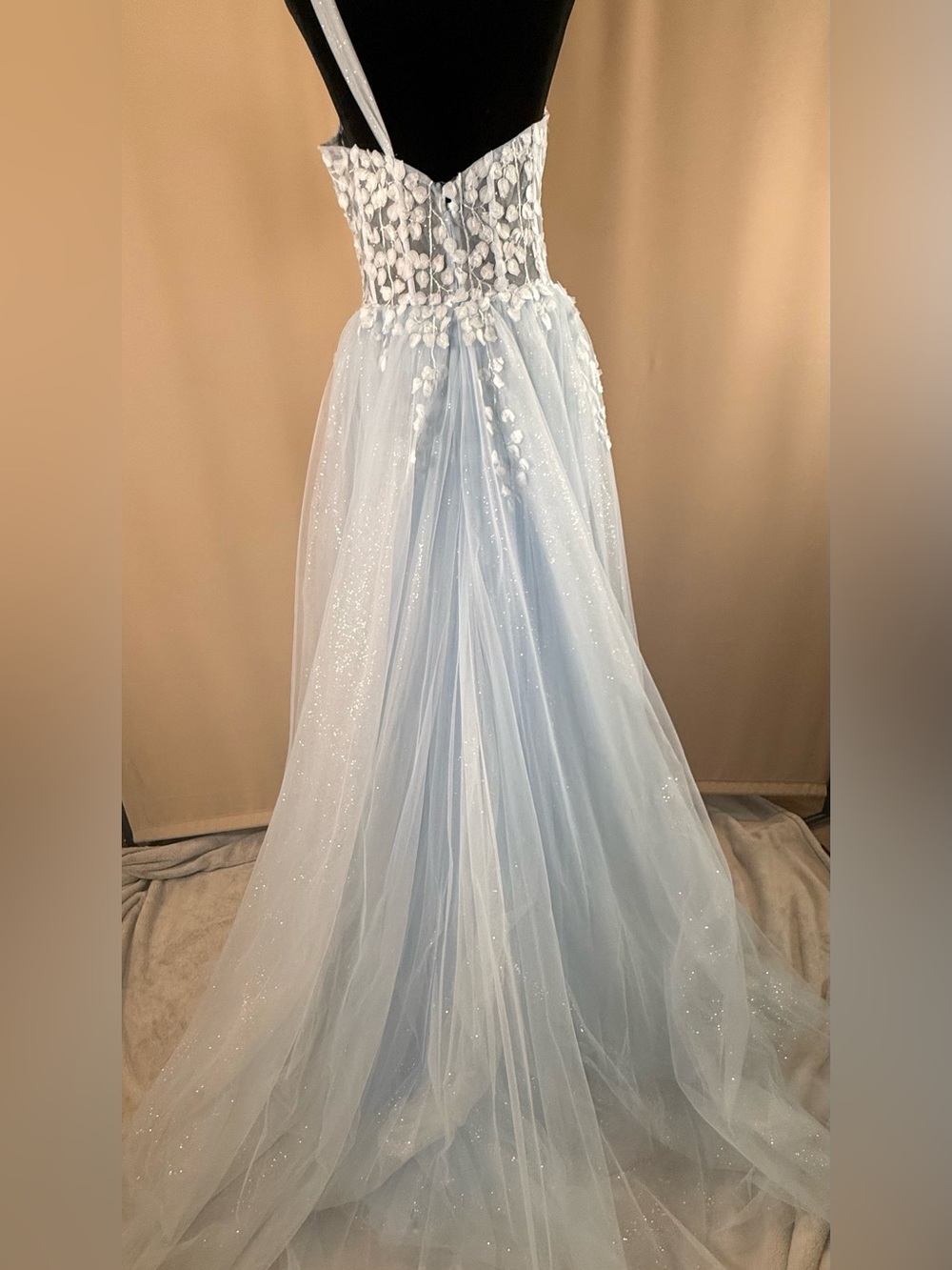 Jovani Prom Dress 25913 size 10 - Picture 4 of 13